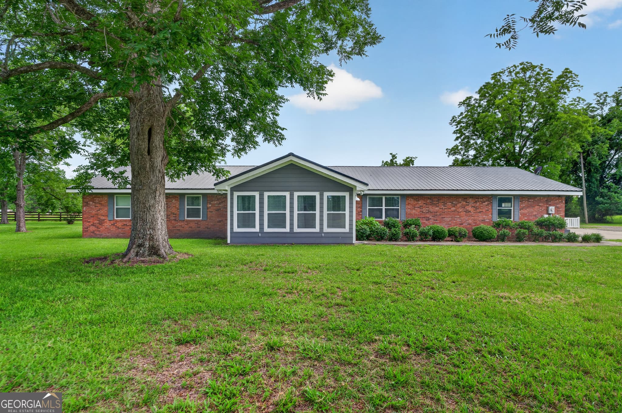 3 bedroom, 2.5 bathroom, 3,021 sq ft single family residence for sale at 5349 Johnson Place, Waycross, GA 31503
