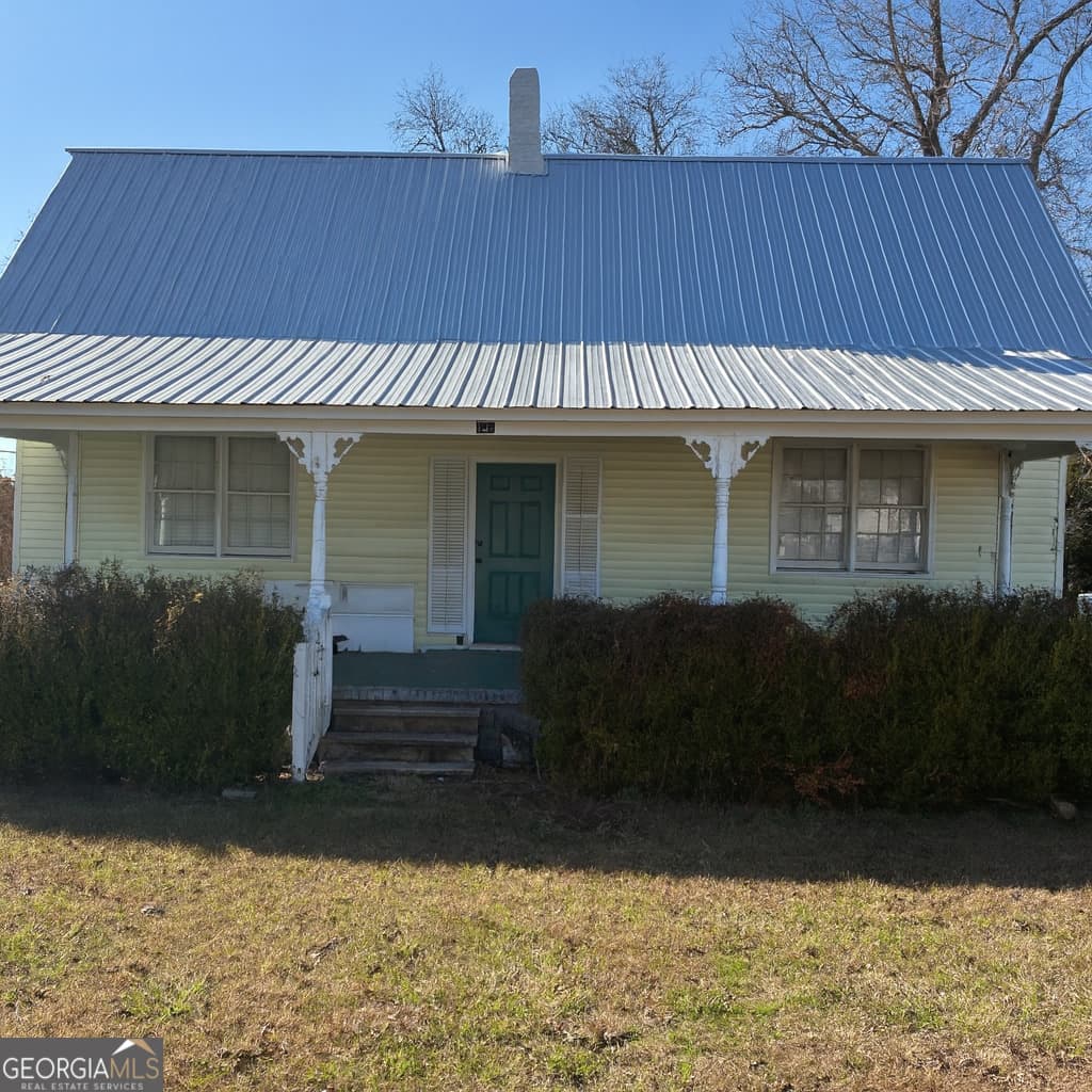 3 bedroom, 1 bathroom, 1,848 sq ft single family residence sold at 151 College Street, Parrott, GA 39877