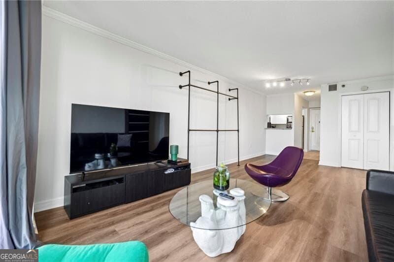 1 bedroom, 1 bathroom, 543 sq ft condominium for sale at 2870 Pharr Court South 1408, Atlanta, GA 30305 — photo 8