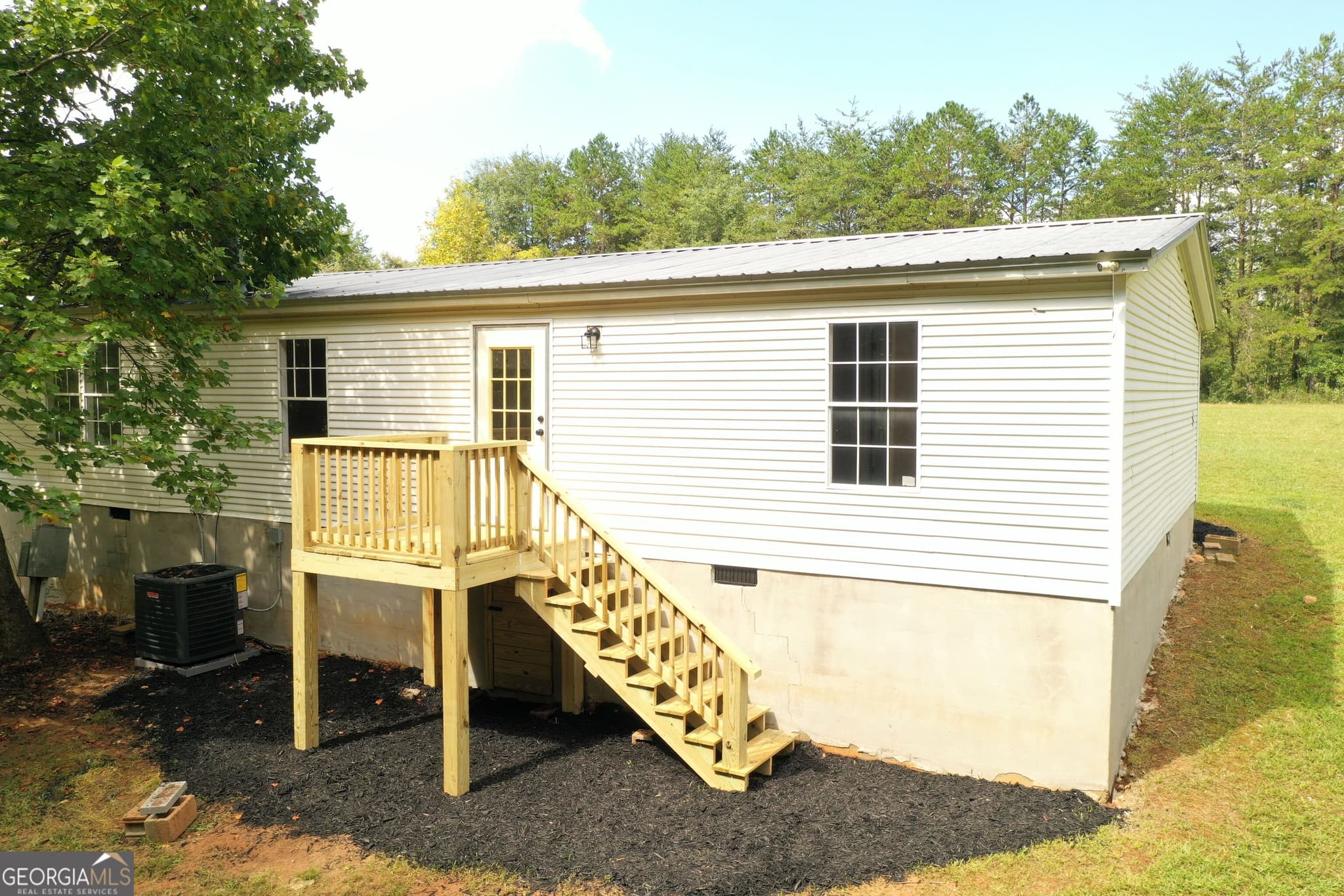 4 bedroom, 2 bathroom, 1,701 sq ft manufactured home,single family residence for sale at 2050 Buckhorn Road, Clarkesville, GA 30523 — photo 4