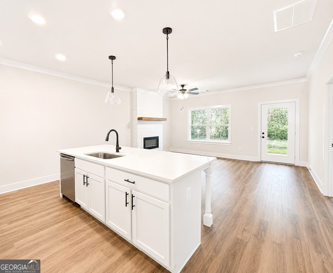 2 bedroom, 2 bathroom, 1,280 sq ft single family residence for sale at 74 Village Court 11, Cleveland, GA 30528 — photo 4