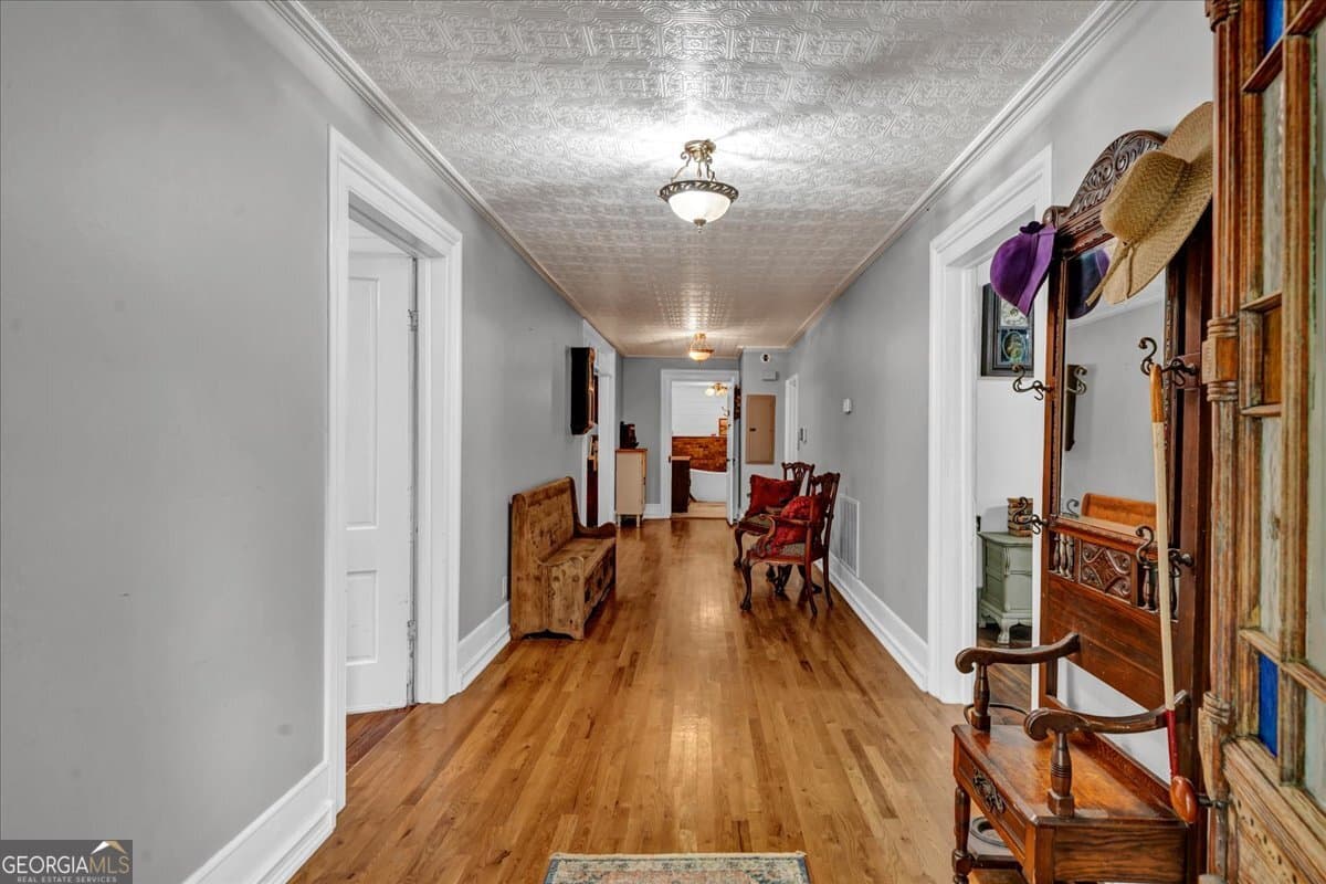 7 bedroom, 6 bathroom, 4,518 sq ft single family residence for sale at 108 Howard Street, Byron, GA 31008 — photo 6
