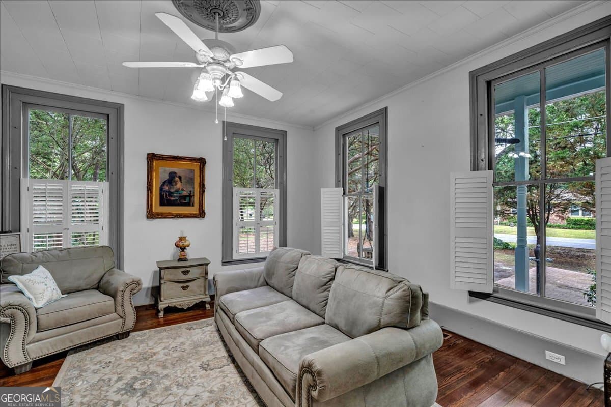 7 bedroom, 6 bathroom, 4,518 sq ft single family residence for sale at 108 Howard Street, Byron, GA 31008 — photo 9