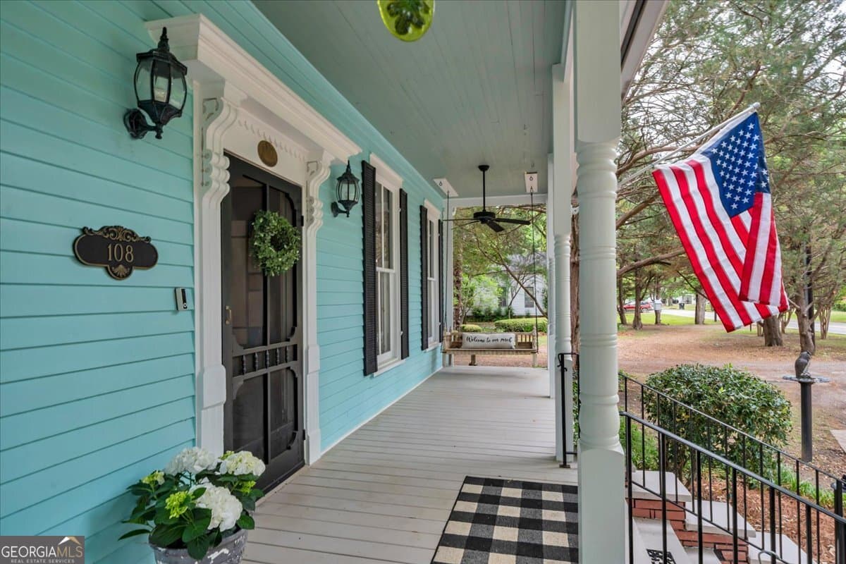 7 bedroom, 6 bathroom, 4,518 sq ft single family residence for sale at 108 Howard Street, Byron, GA 31008 — photo 4