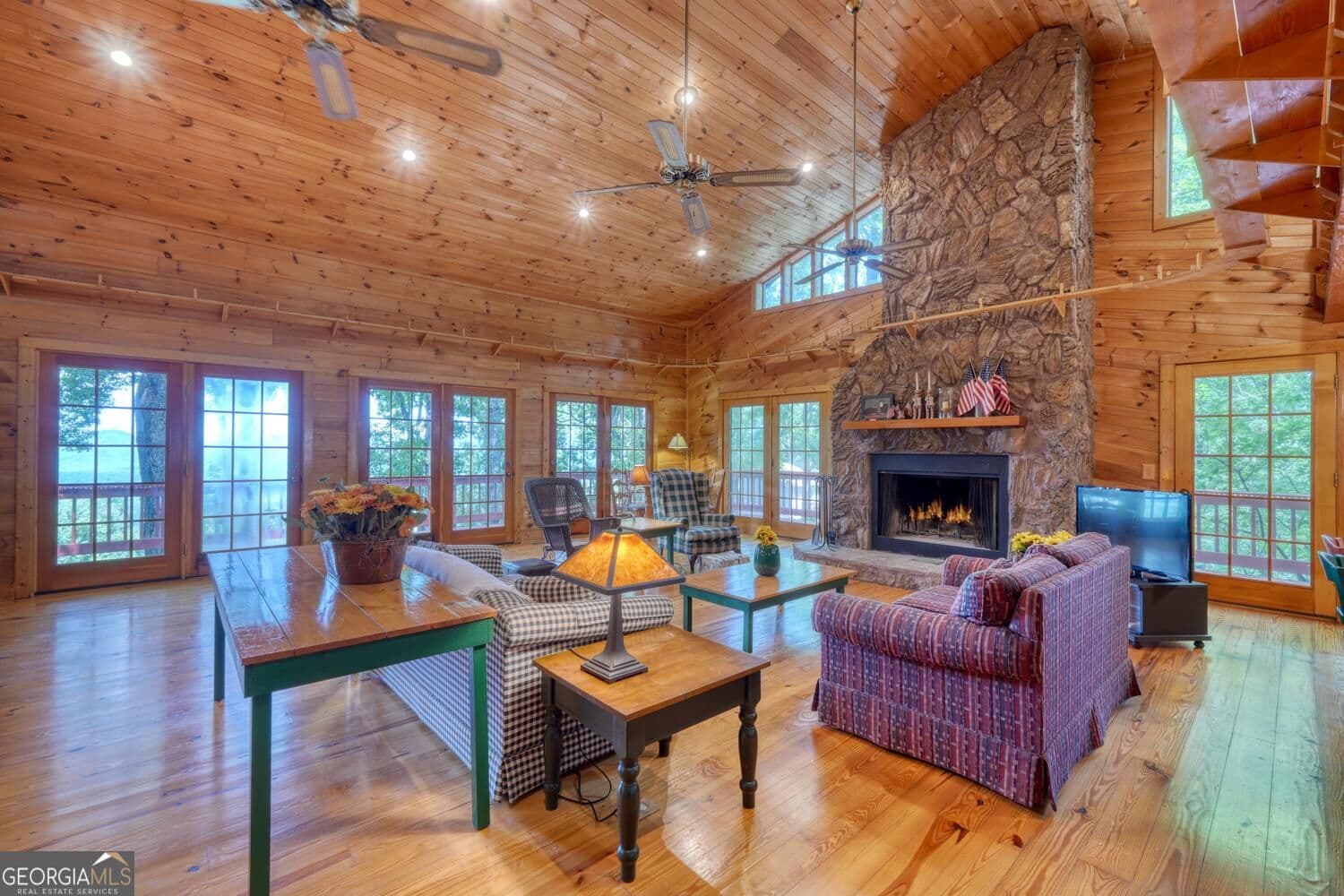 3 bedroom, 3 bathroom, 3,540 sq ft cabin,single family residence for sale at 854 Frog Pond Road, Hiawassee, GA 30546 — photo 4