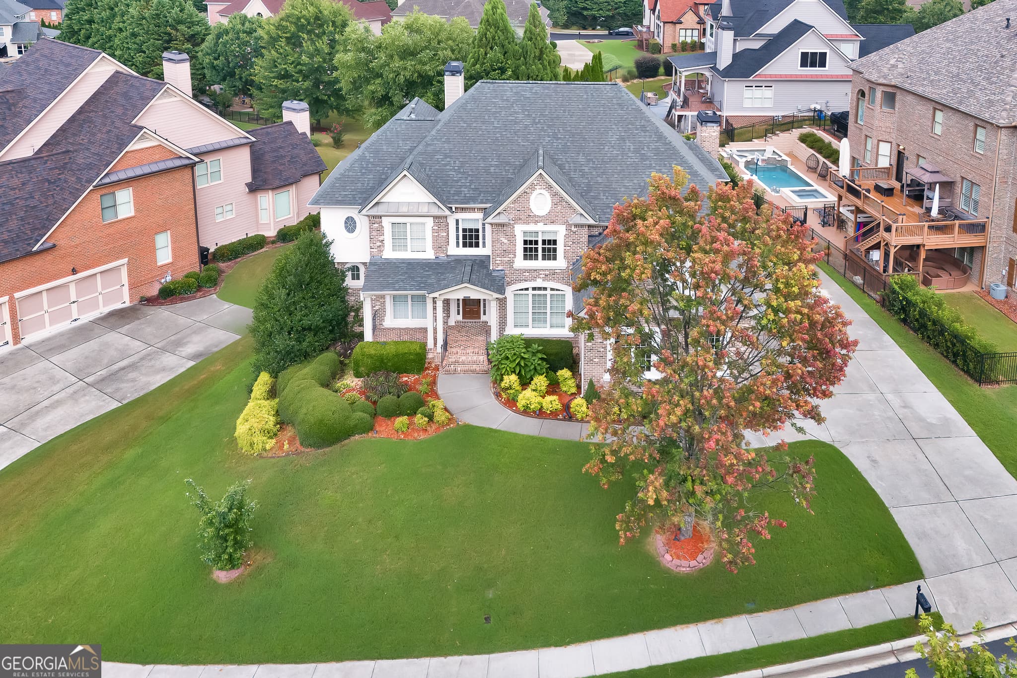 6 bedroom, 5.5 bathroom, 6,489 sq ft single family residence for sale at 2552 Stone Manor Drive, Buford, GA 30519 — photo 3