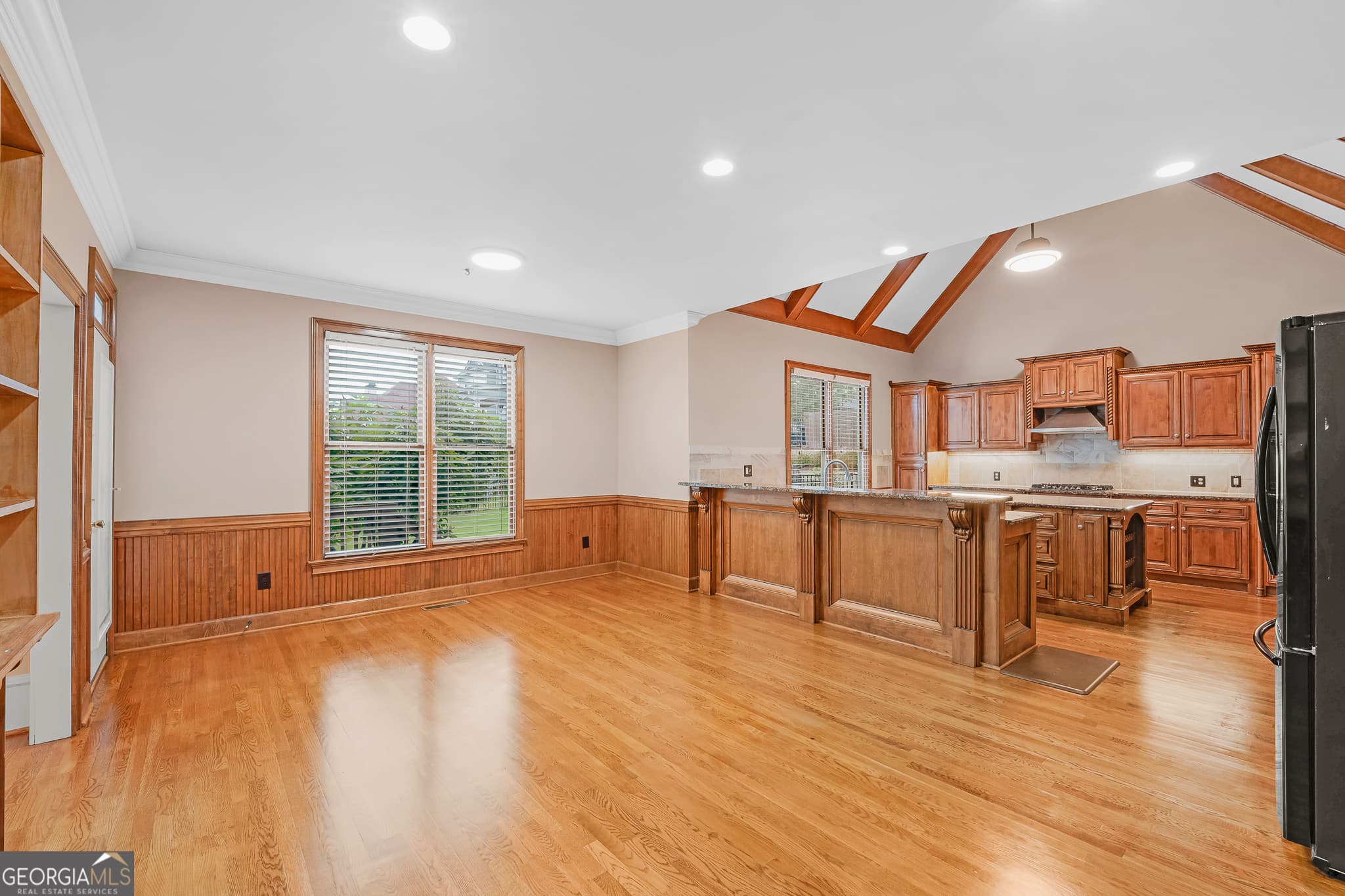 6 bedroom, 5.5 bathroom, 6,489 sq ft single family residence for sale at 2552 Stone Manor Drive, Buford, GA 30519 — photo 8