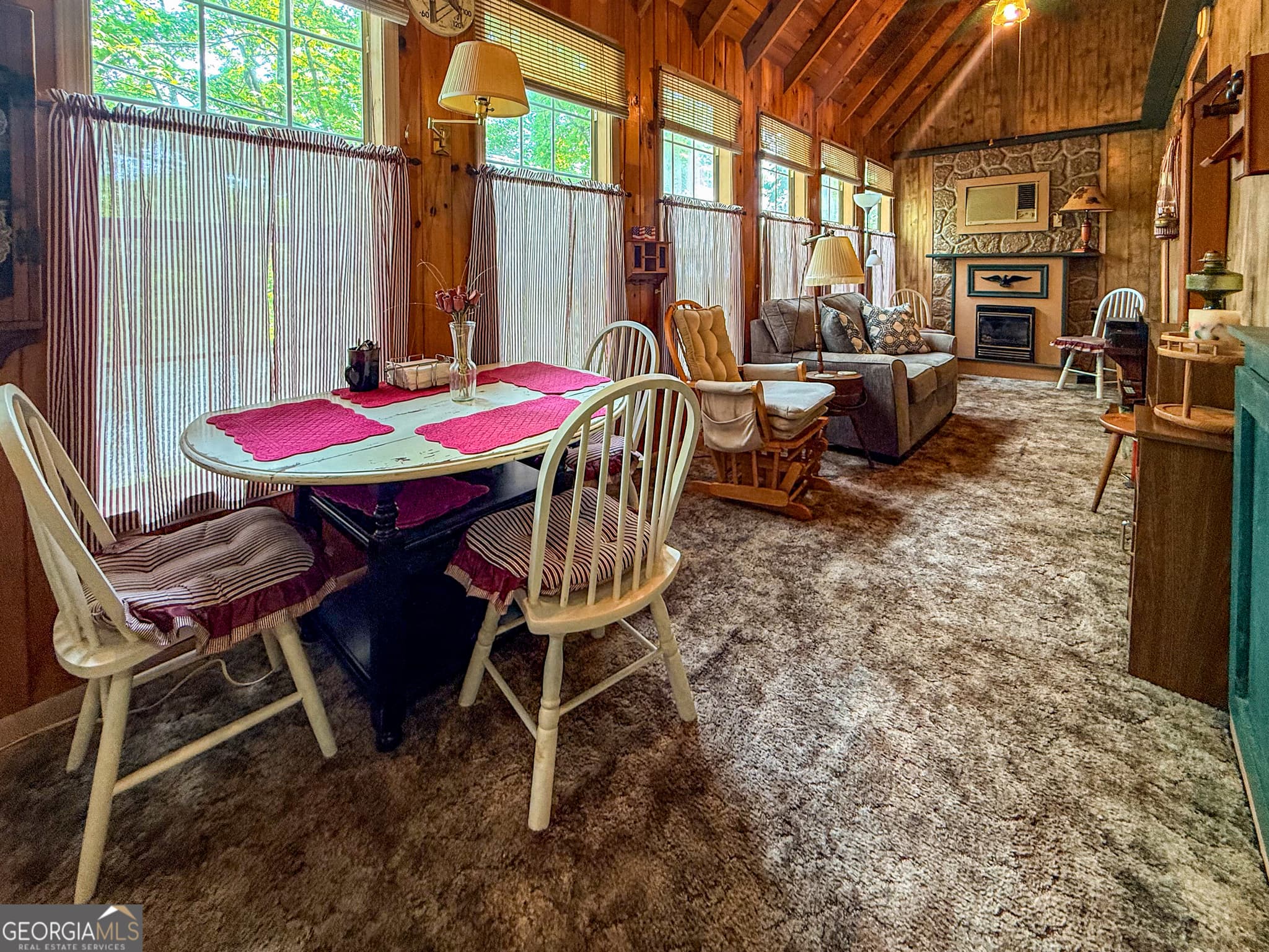 2 bedroom, 1 bathroom, 660 sq ft single family residence for sale at 91 Yogi Bear Boulevard, Cleveland, GA 30528 — photo 5