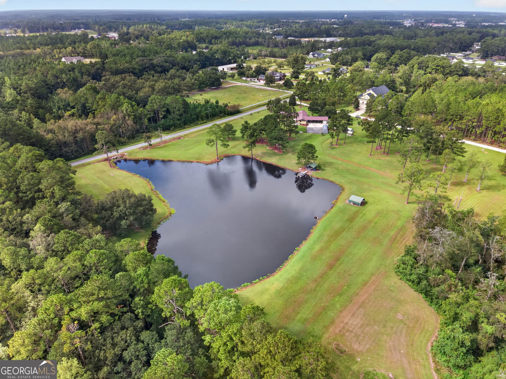 4 bedroom, 4 bathroom, 3,770 sq ft single family residence for sale at 526 San Pablo Lane, Waycross, GA 31503 — photo 5