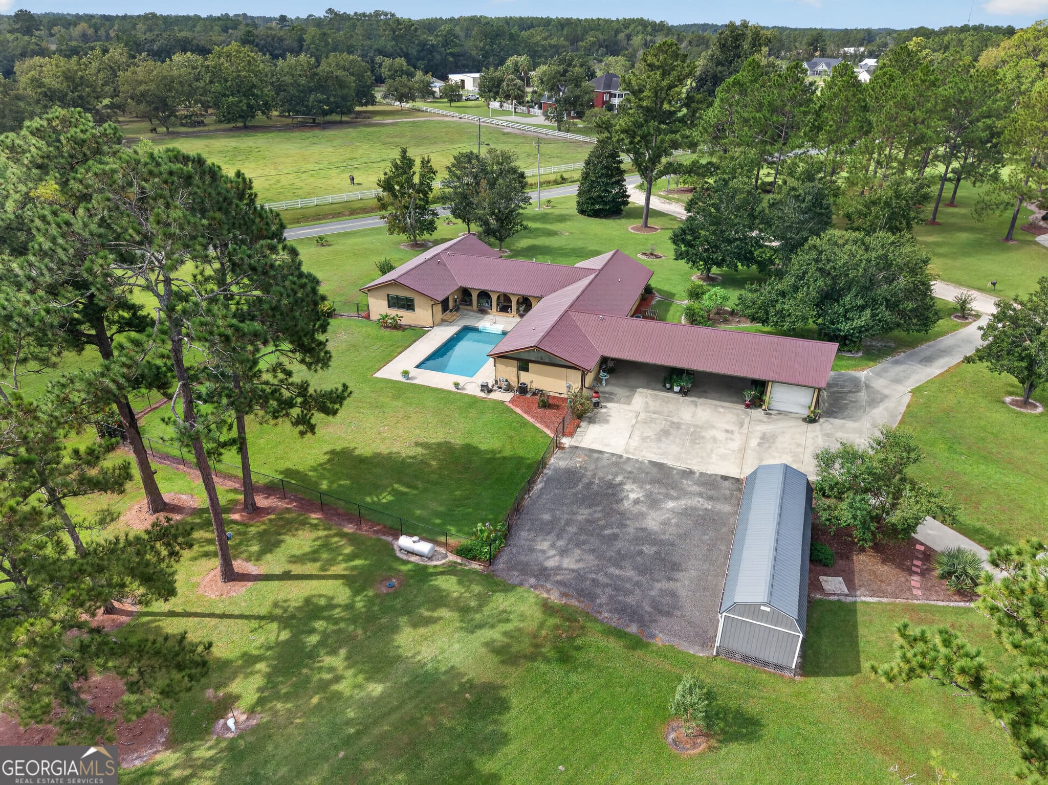 4 bedroom, 4 bathroom, 3,770 sq ft single family residence for sale at 526 San Pablo Lane, Waycross, GA 31503 — photo 4