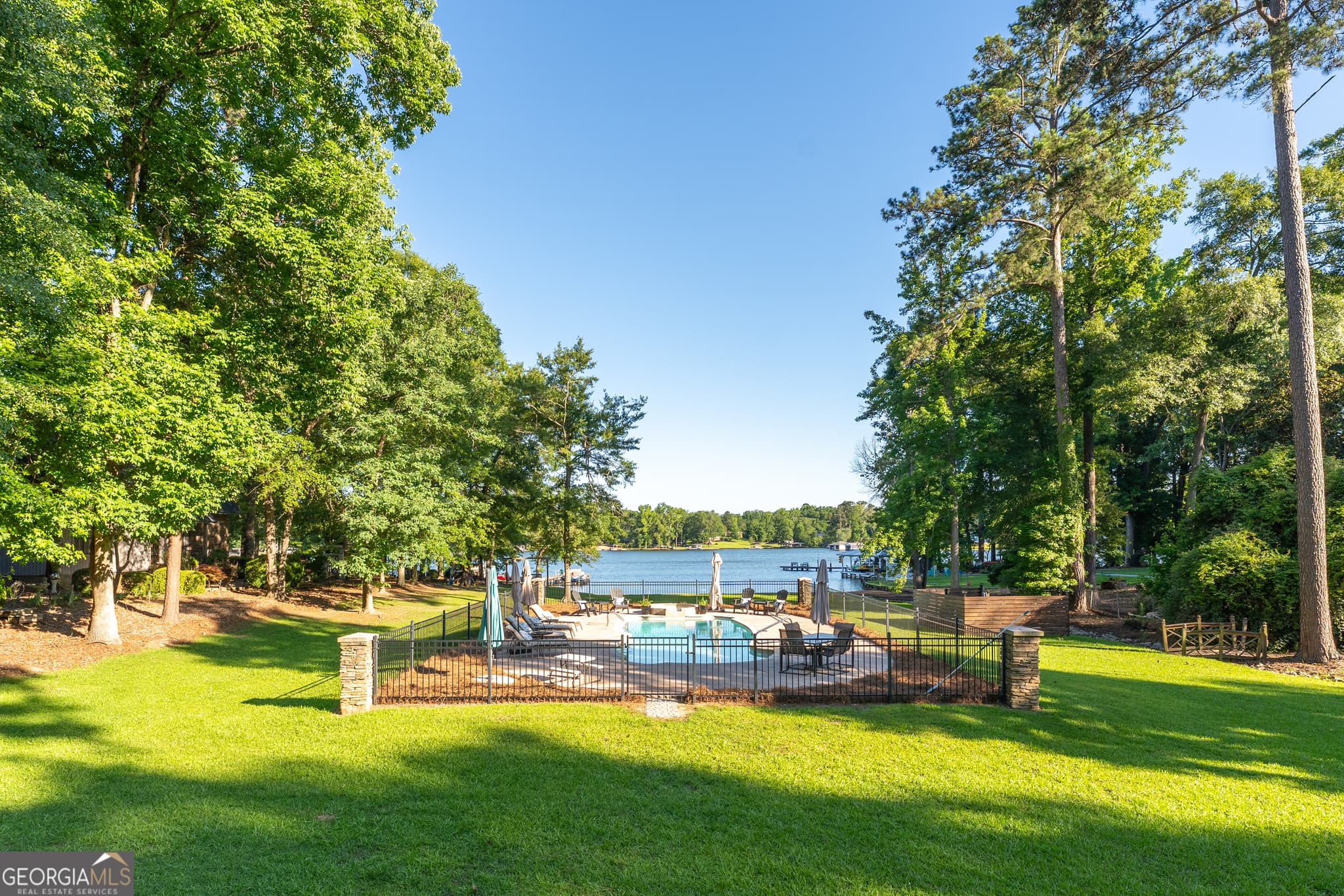 4 bedroom, 4 bathroom, 3,486 sq ft single family residence for sale at 183 Lakecrest Drive, Milledgeville, GA 31061 — photo 2
