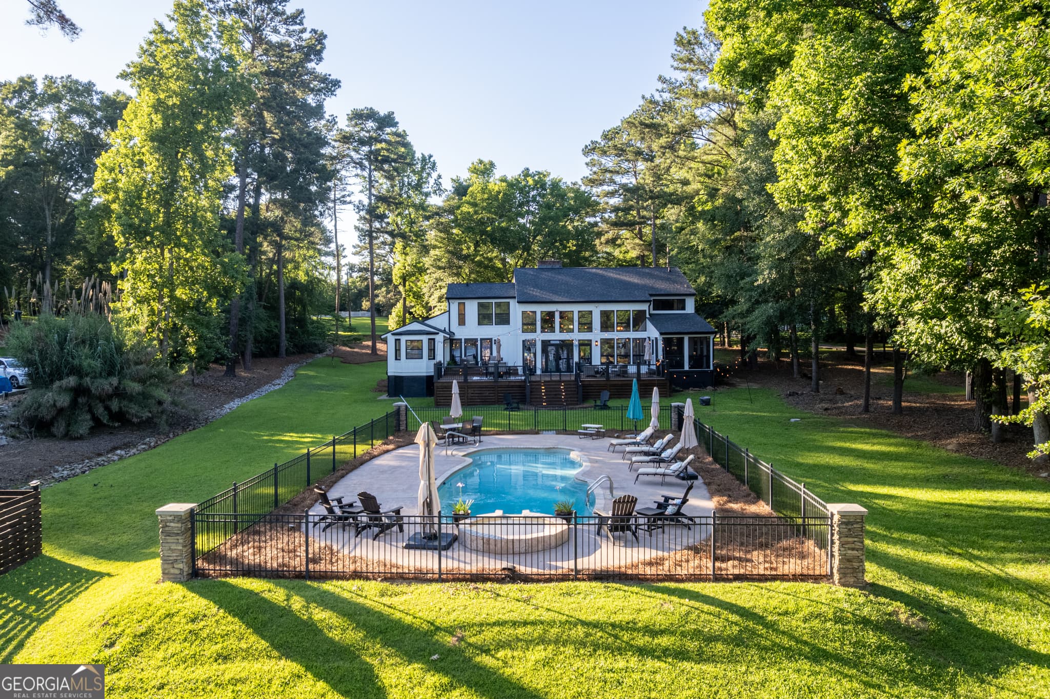 4 bedroom, 4 bathroom, 3,486 sq ft single family residence for sale at 183 Lakecrest Drive, Milledgeville, GA 31061 — photo 1 of 75