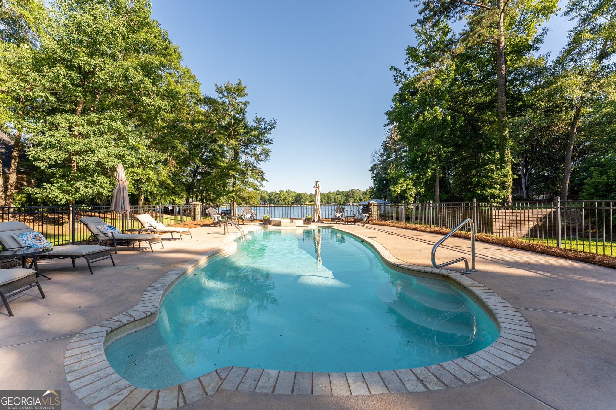 4 bedroom, 4 bathroom, 3,486 sq ft single family residence for sale at 183 Lakecrest Drive, Milledgeville, GA 31061 — photo 4