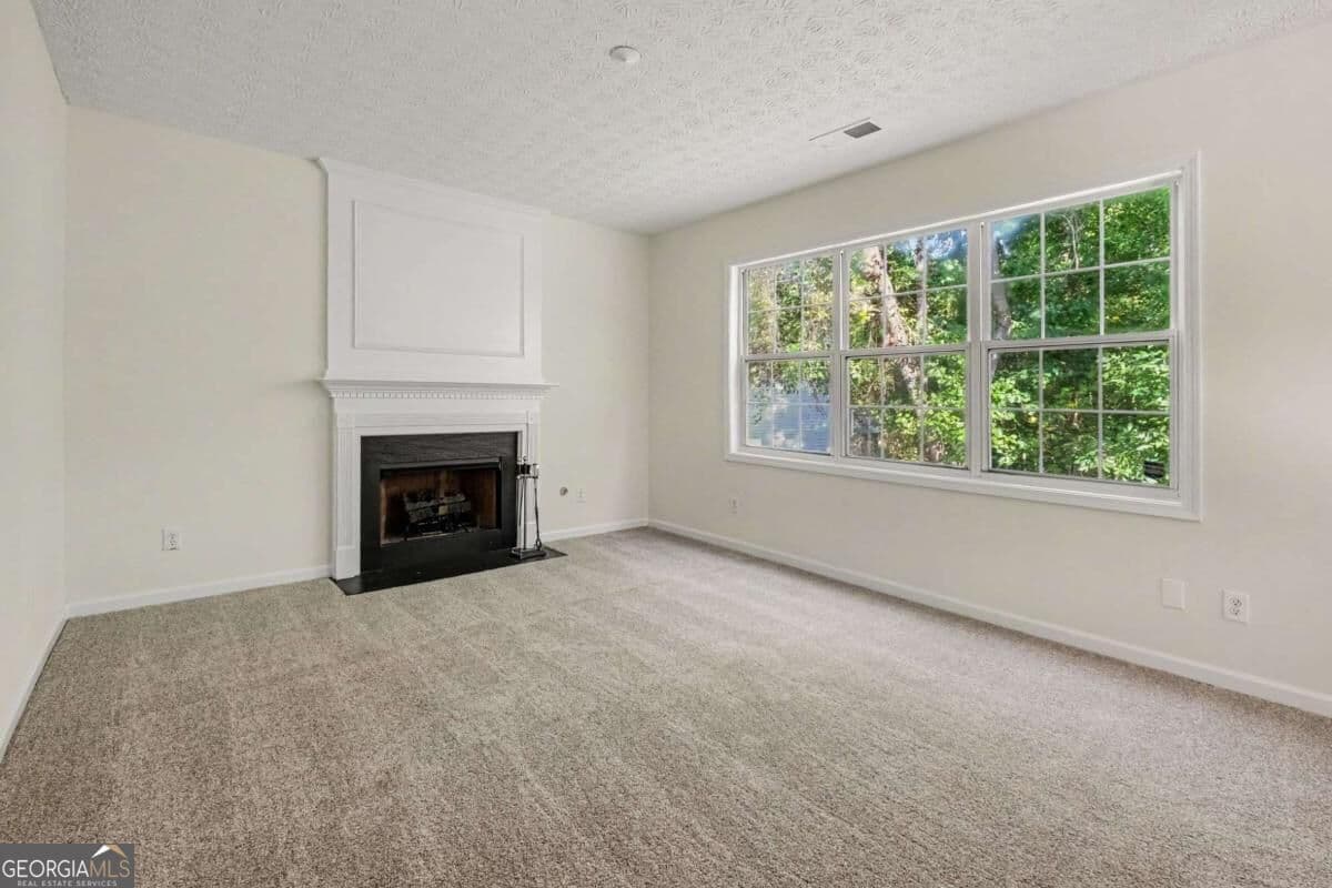 3 bedroom, 2.5 bathroom, 1,618 sq ft single family residence for sale at 6915 Silver Bend Place, Austell, GA 30168 — photo 5