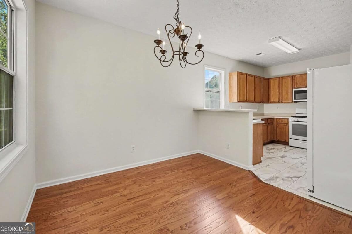 3 bedroom, 2.5 bathroom, 1,618 sq ft single family residence for sale at 6915 Silver Bend Place, Austell, GA 30168 — photo 9