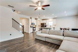 5 bedroom, 3 bathroom, 2,886 sq ft single family residence for sale at 76 Brookstone Court, Acworth, GA 30101 — photo 8