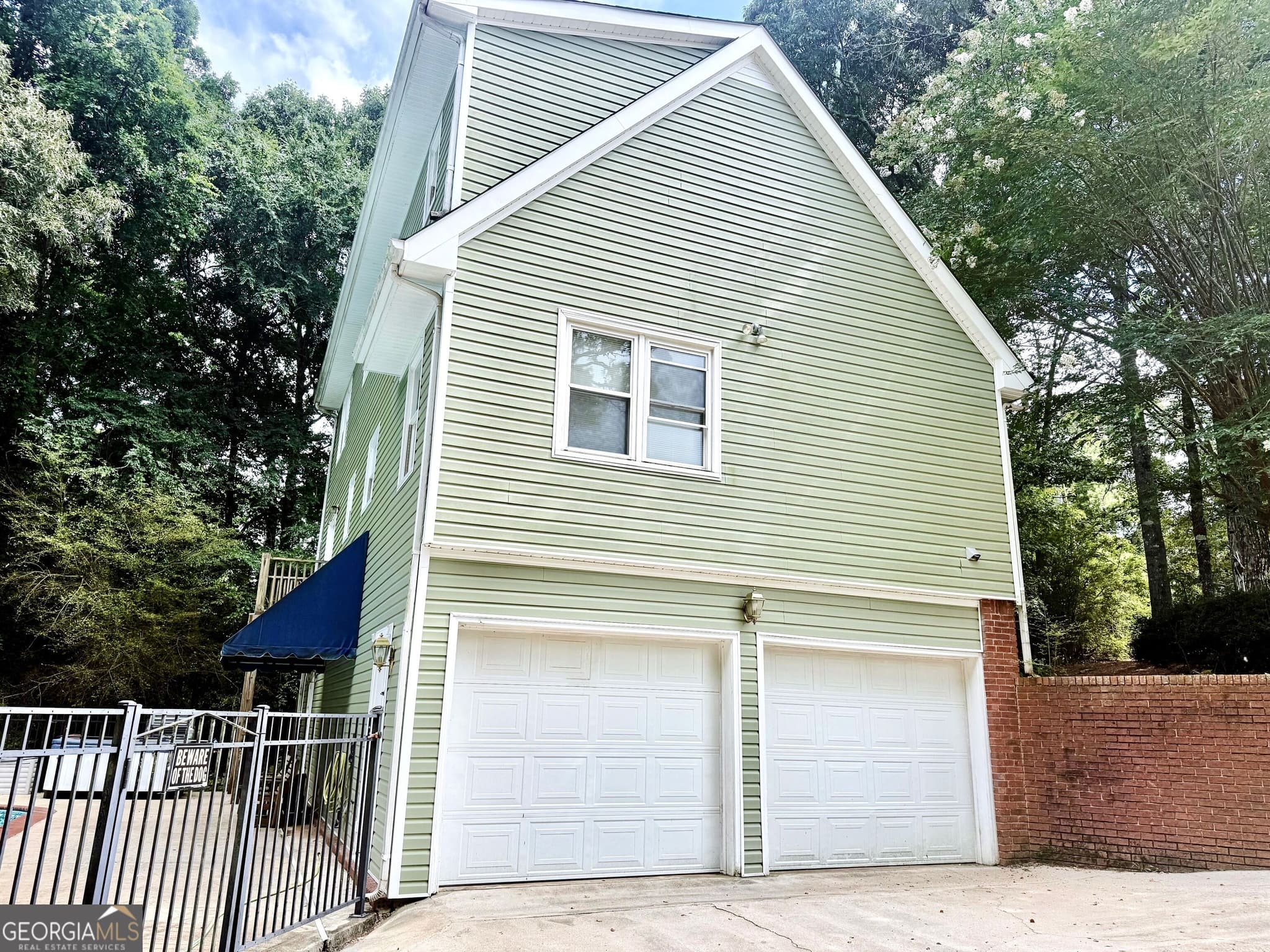 4 bedroom, 2.5 bathroom, 1,998 sq ft single family residence for sale at 206 Sturbridge Drive, Lagrange, GA 30240 — photo 2