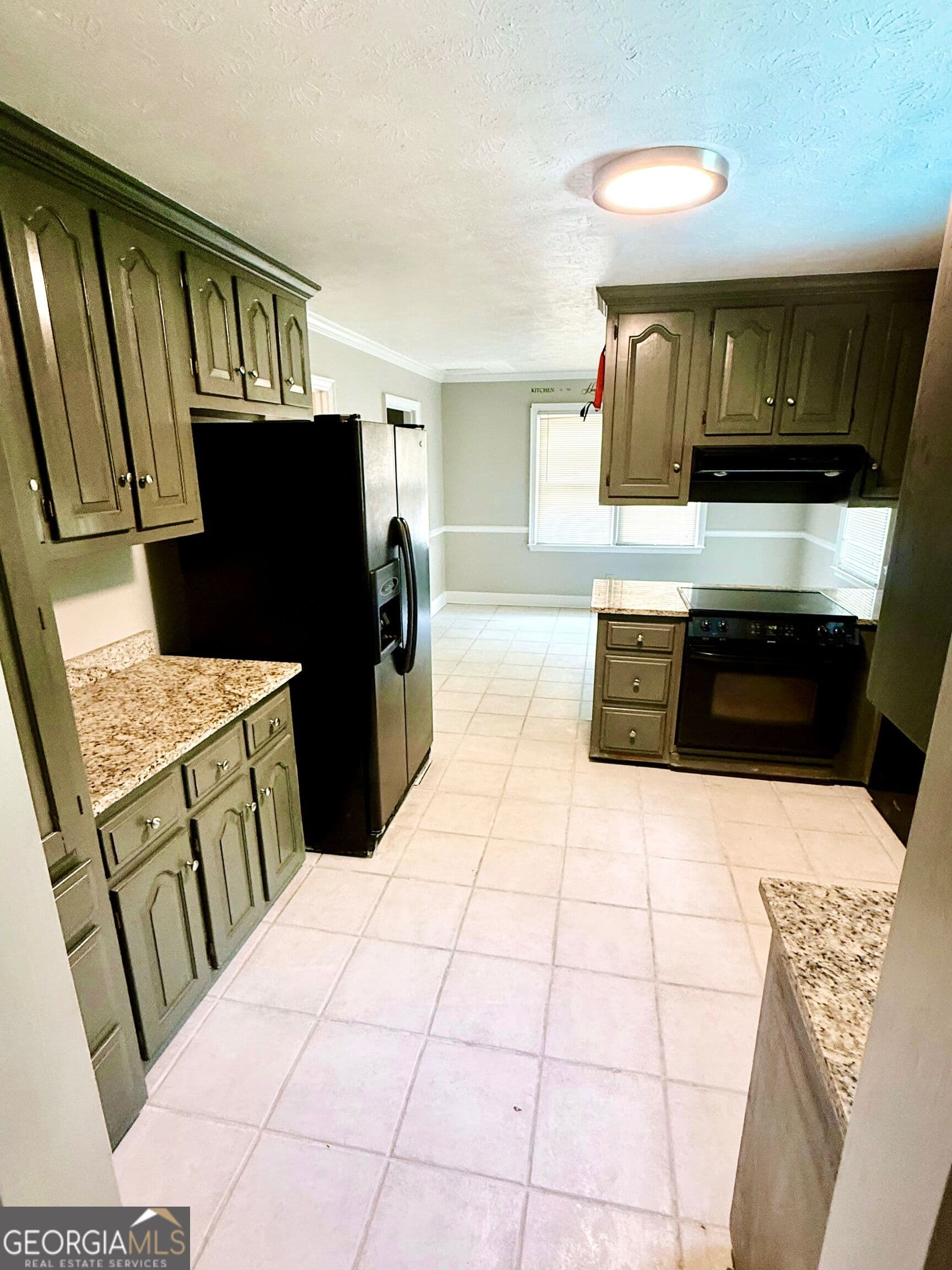 4 bedroom, 2.5 bathroom, 1,998 sq ft single family residence for sale at 206 Sturbridge Drive, Lagrange, GA 30240 — photo 6