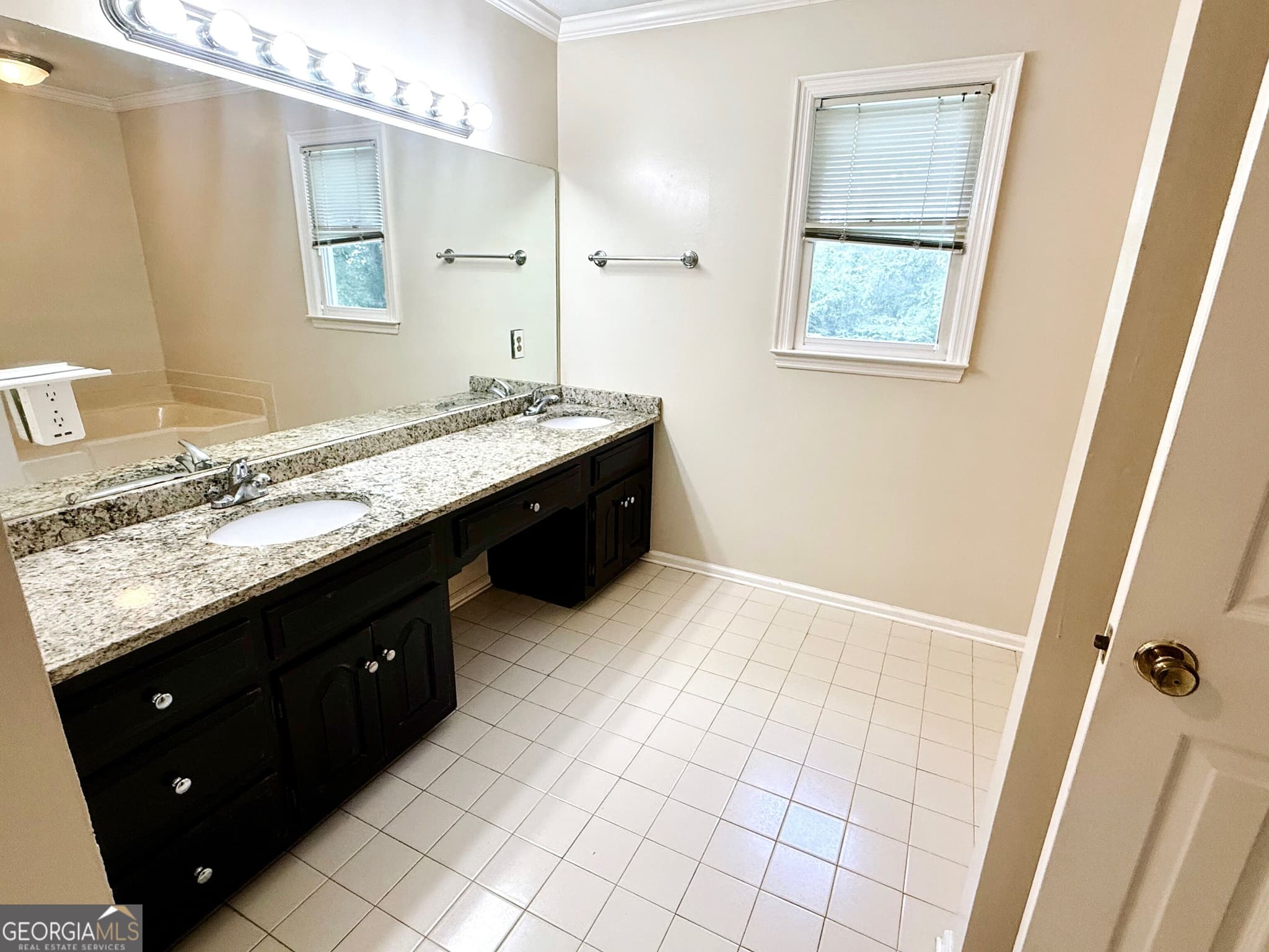 4 bedroom, 2.5 bathroom, 1,998 sq ft single family residence for sale at 206 Sturbridge Drive, Lagrange, GA 30240 — photo 7