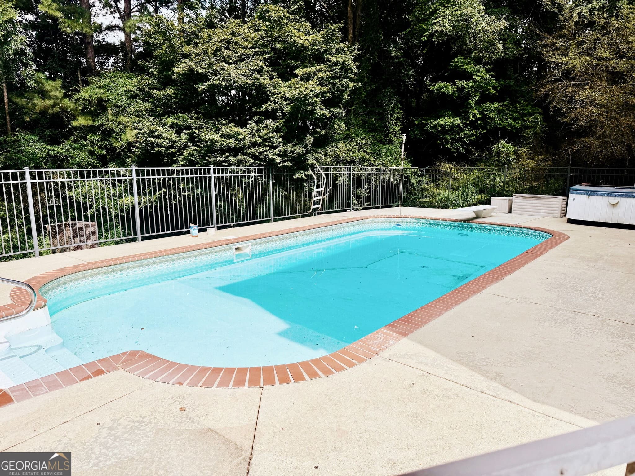 4 bedroom, 2.5 bathroom, 1,998 sq ft single family residence for sale at 206 Sturbridge Drive, Lagrange, GA 30240 — photo 3