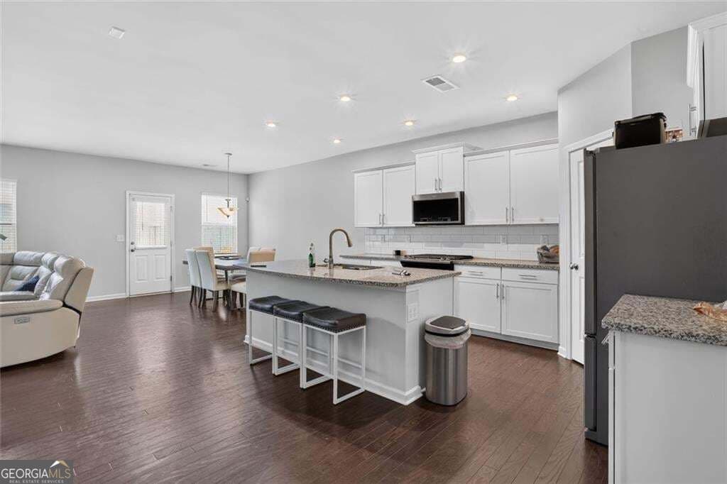 4 bedroom, 2.5 bathroom, 2,742 sq ft single family residence for rent at 616 Blue Ash Court, Mcdonough, GA 30253 for $2,950 a month — photo 6