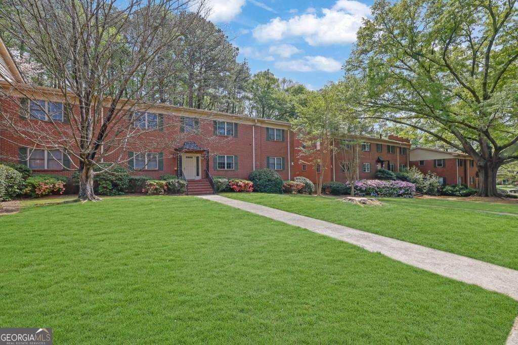 2 bedroom, 1.5 bathroom, 1,188 sq ft condominium for sale at 430 LINDBERGH Drive K3, Atlanta, GA 30305 — photo 2