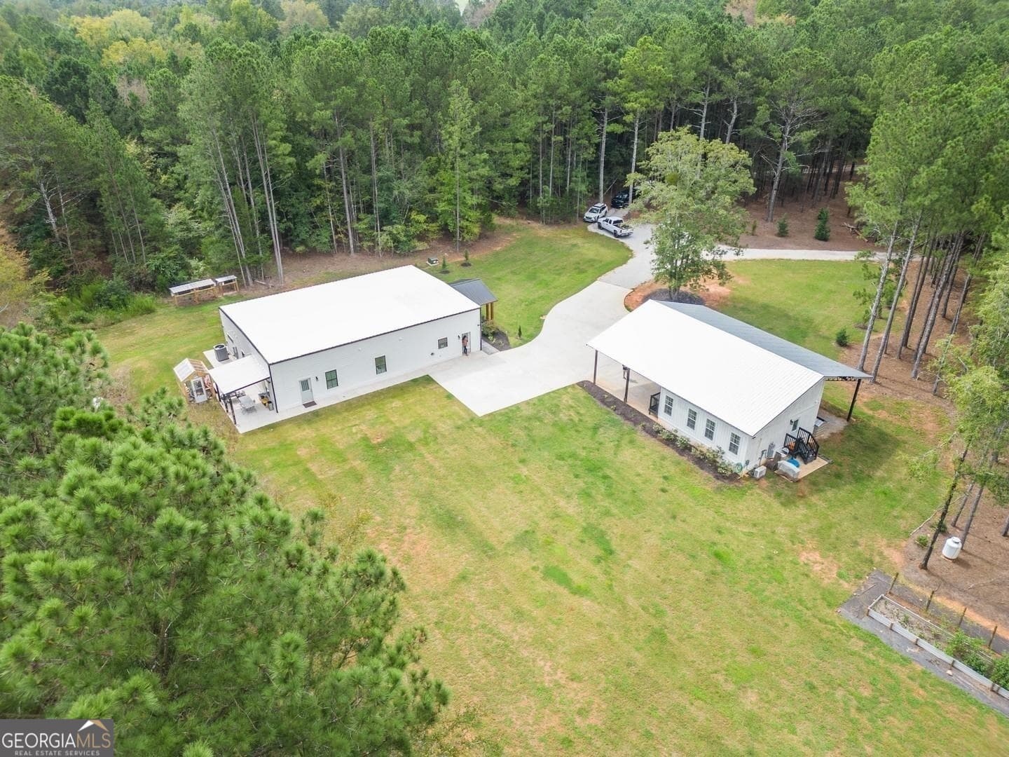 4 bedroom, 4 bathroom, 3,000 sq ft single family residence for sale at 3060 Eatonton Road, Madison, GA 30650