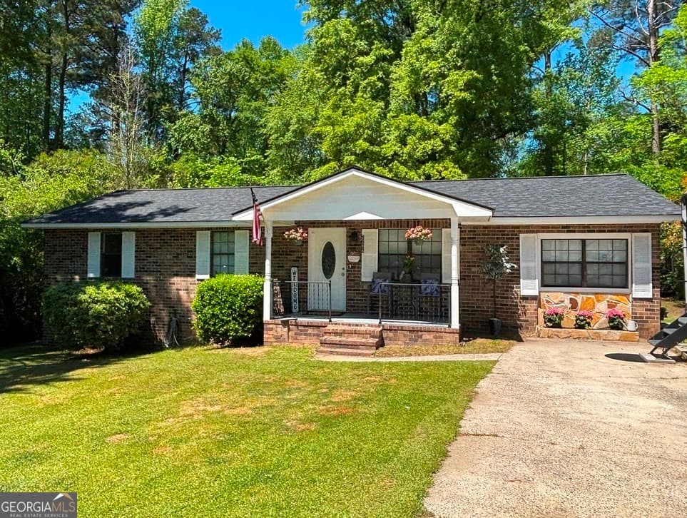 3 bedroom, 2 bathroom, 1,300 sq ft single family residence sold at 2290 Prince Court, Milledgeville, GA 31061