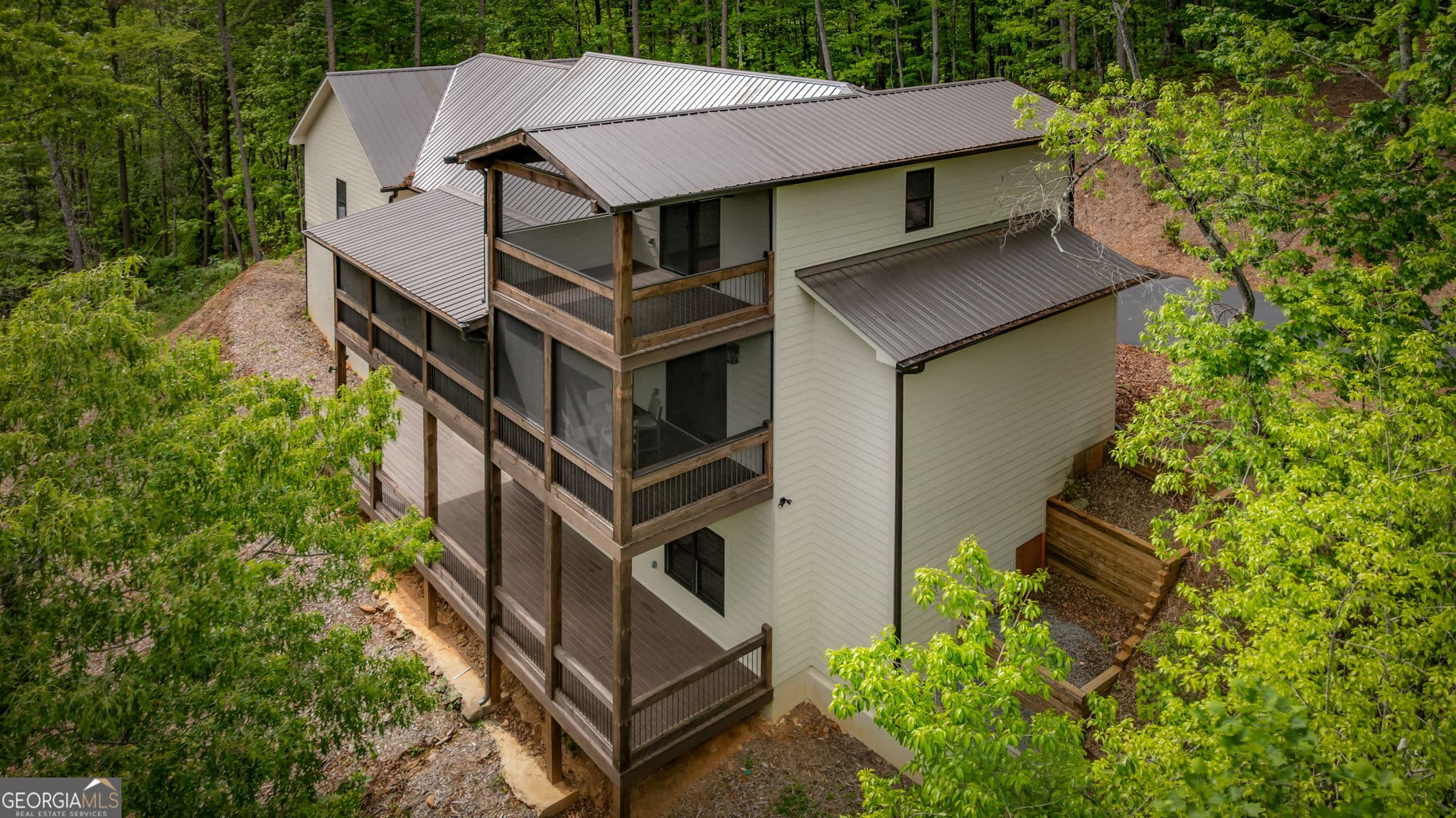 4 bedroom, 4.5 bathroom, 3,500 sq ft single family residence for sale at 60 Weeks Lane, Ellijay, GA 30540 — photo 4