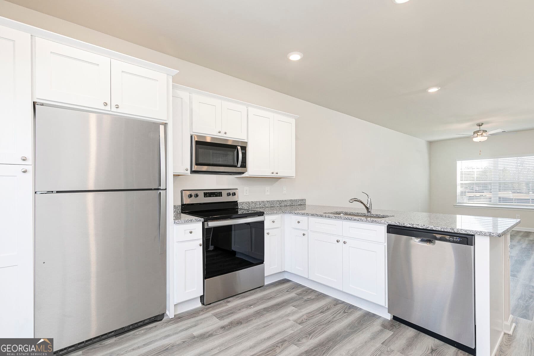 2 bedroom, 2.5 bathroom, 1,120 sq ft townhouse for sale at 208 Rooker Drive, Lagrange, GA 30241 — photo 6