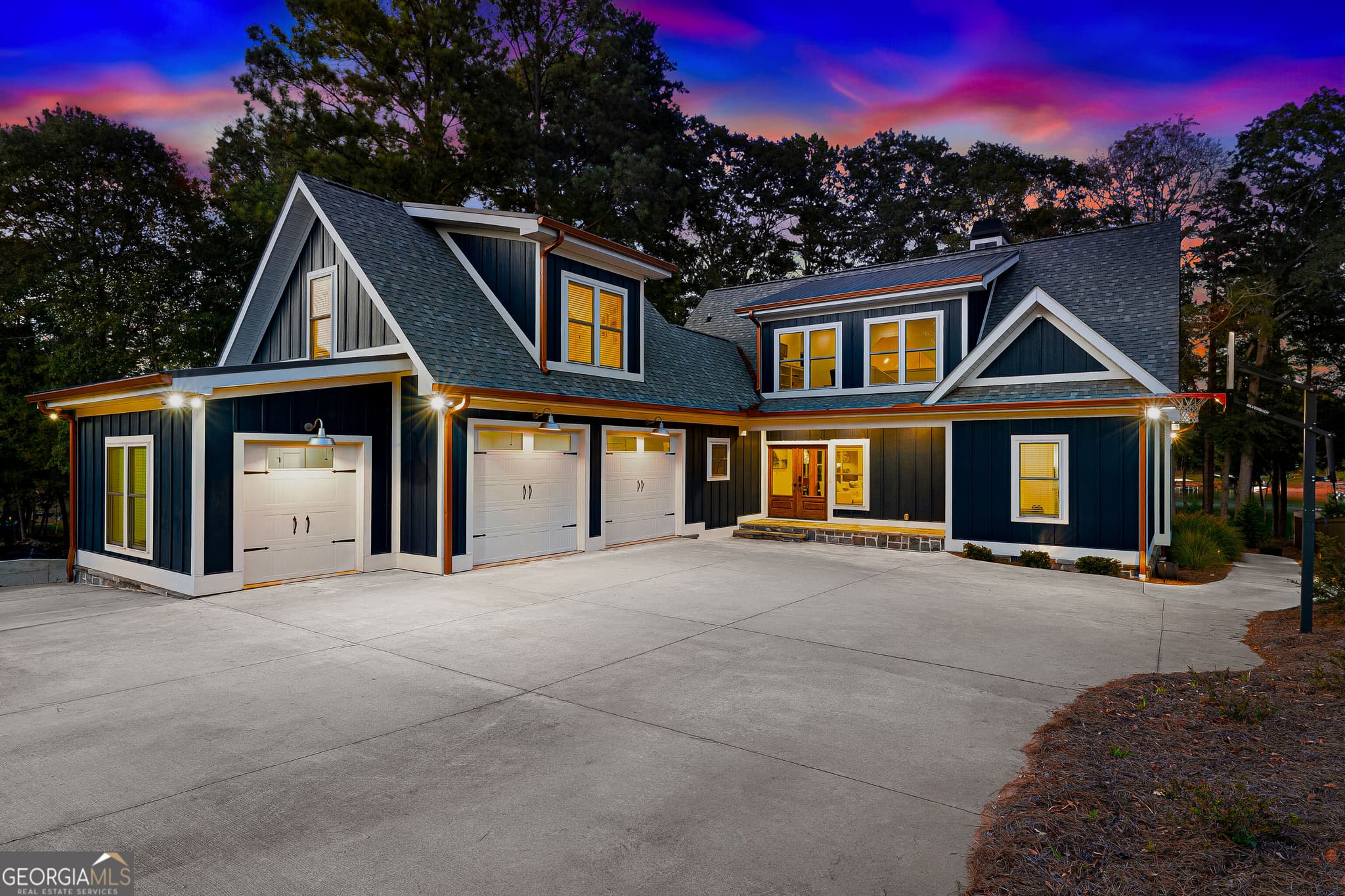 4 bedroom, 4.5 bathroom, 2,635 sq ft single family residence for sale at 601 Early Drive, Hartwell, GA 30643