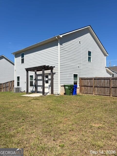 3 bedroom, 2.5 bathroom, 1,796 sq ft single family residence for sale at 579 Meadows Farm Drive, Monroe, GA 30655 — photo 4