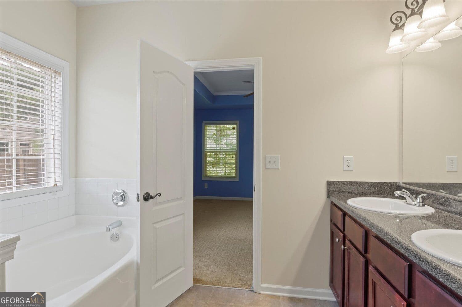 3 bedroom, 2.5 bathroom, 1,700 sq ft townhouse for rent at 6293 Colonial View, Fairburn, GA 30213 for $2,300 a month — photo 10