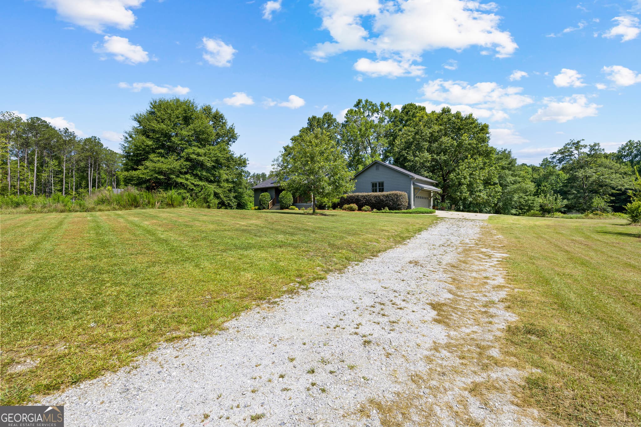 5 bedroom, 3 bathroom, 3,629 sq ft single family residence for sale at 456 W McIntosh Road, Brooks, GA 30205 — photo 4