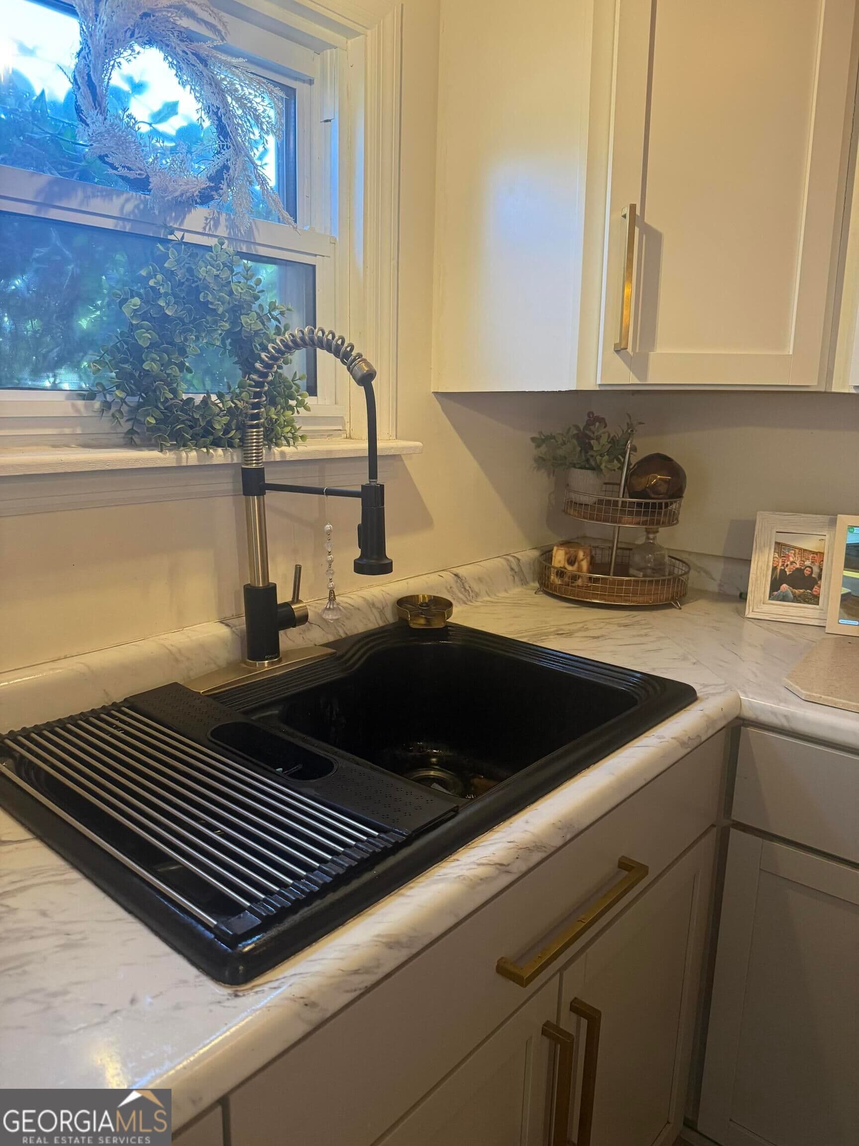 3 bedroom, 1 bathroom, 1,103 sq ft single family residence for sale at 2313 Waynesboro Highway, Sylvania, GA 30467 — photo 9