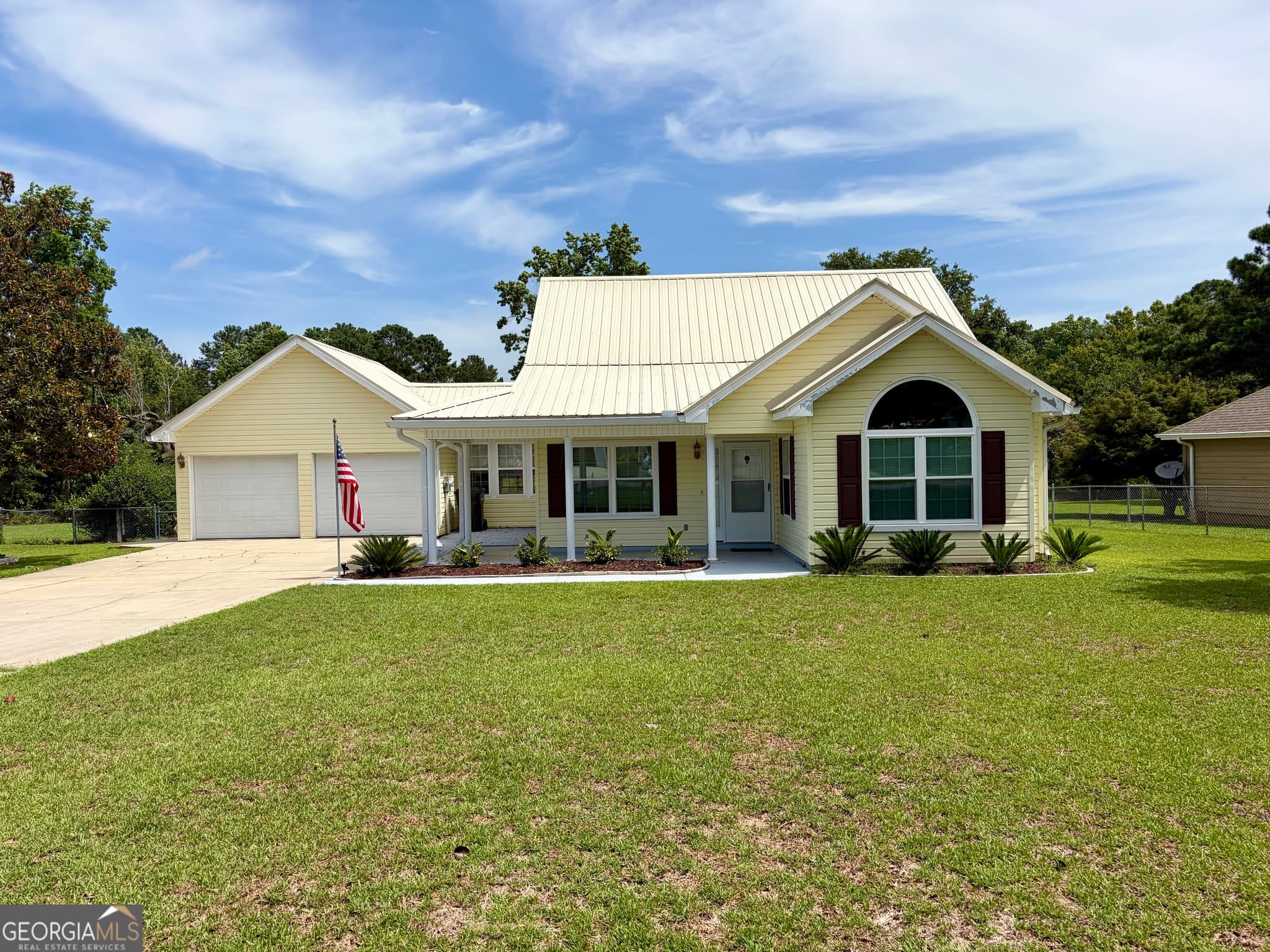 3 bedroom, 2 bathroom, 1,268 sq ft single family residence sold at 2121 Alexis Drive, Claxton, GA 30417