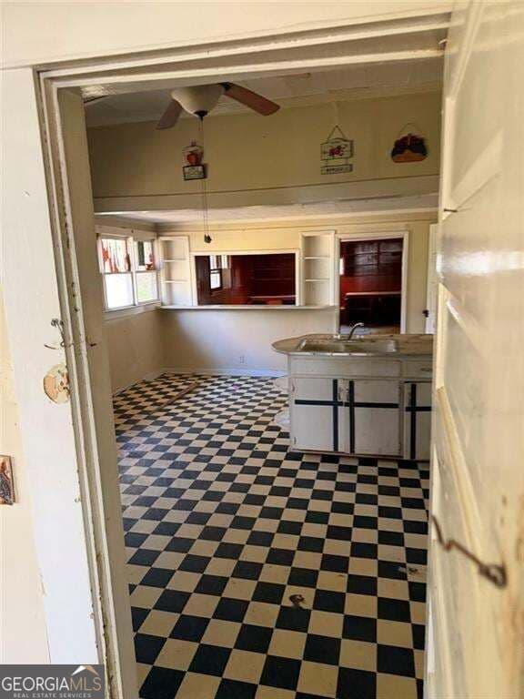 3 bedroom, 2 bathroom, 1,786 sq ft single family residence for sale at 320 W Magnolia Street, Fitzgerald, GA 31750 — photo 1 of 16