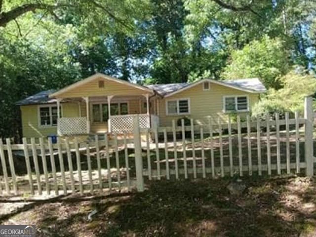 3 bedroom, 1.5 bathroom, 1,144 sq ft single family residence for sale at 5135 Hilltop Drive, Union City, GA 30291 — photo 1 of 7