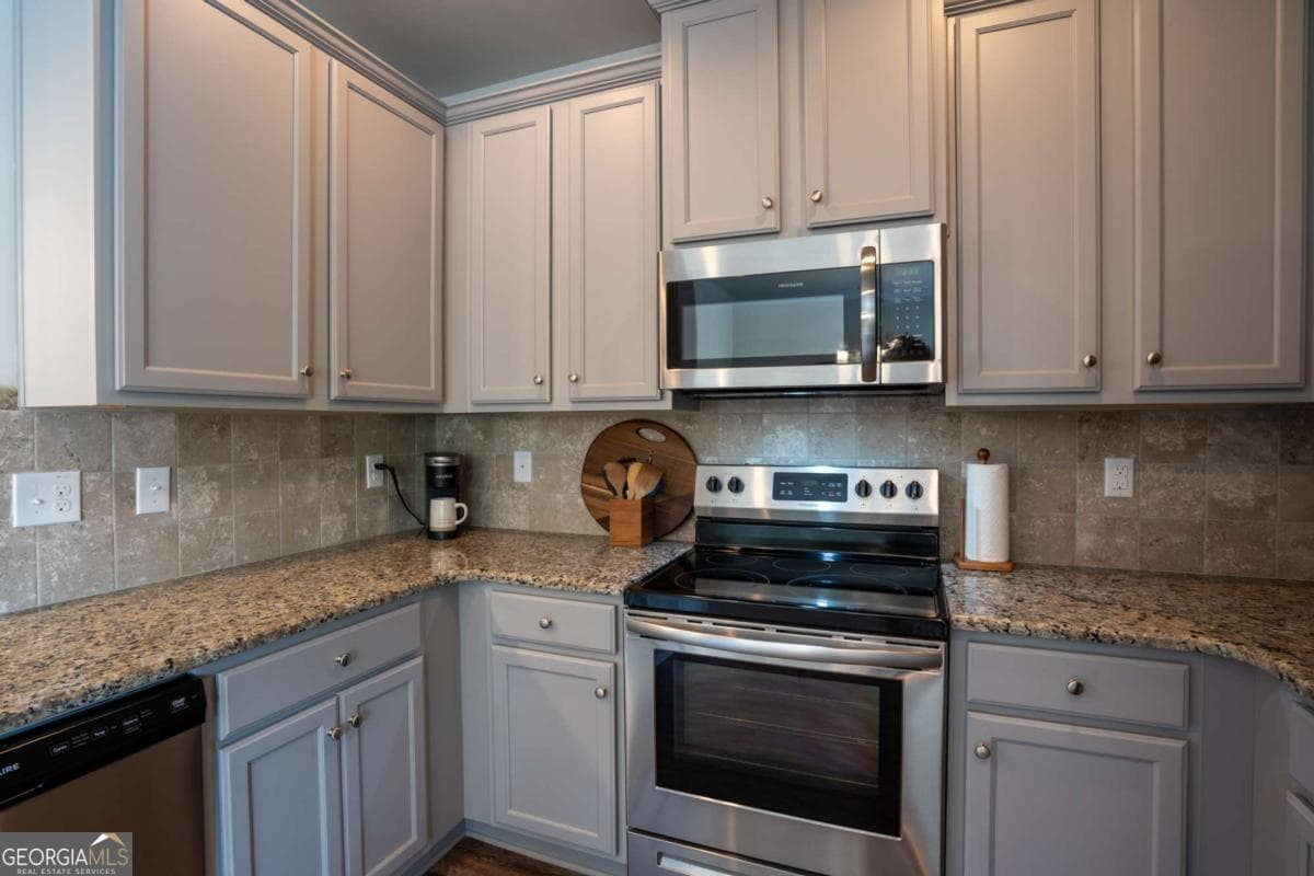 2 bedroom, 3 bathroom, 1,617 sq ft townhouse for rent at 2429 Castle Keep Way, Atlanta, GA 30316 for $2,495 a month — photo 10