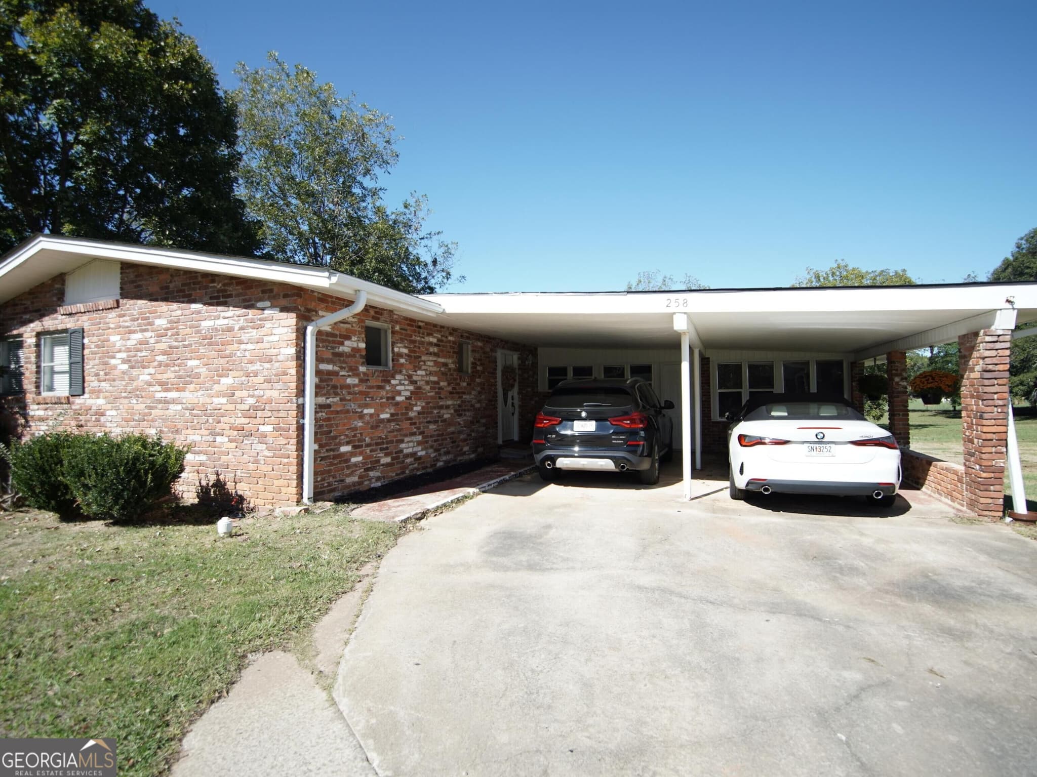 2 bedroom, 2 bathroom, 2,081 sq ft single family residence for sale at 258 W Adams Street, Tennille, GA 31089 — photo 2