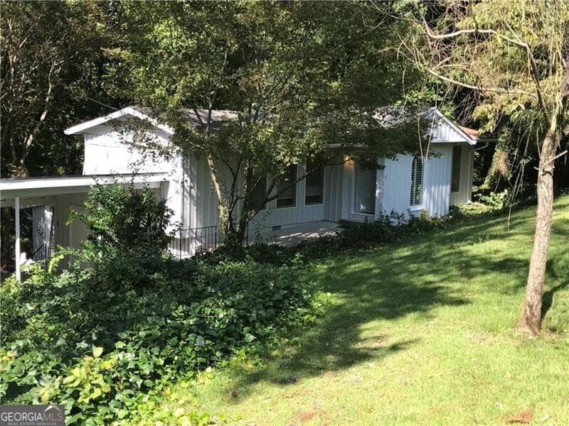 3 bedroom, 2.5 bathroom, 1,422 sq ft single family residence sold at 6328 Cherry Tree Lane, Atlanta, GA 30328