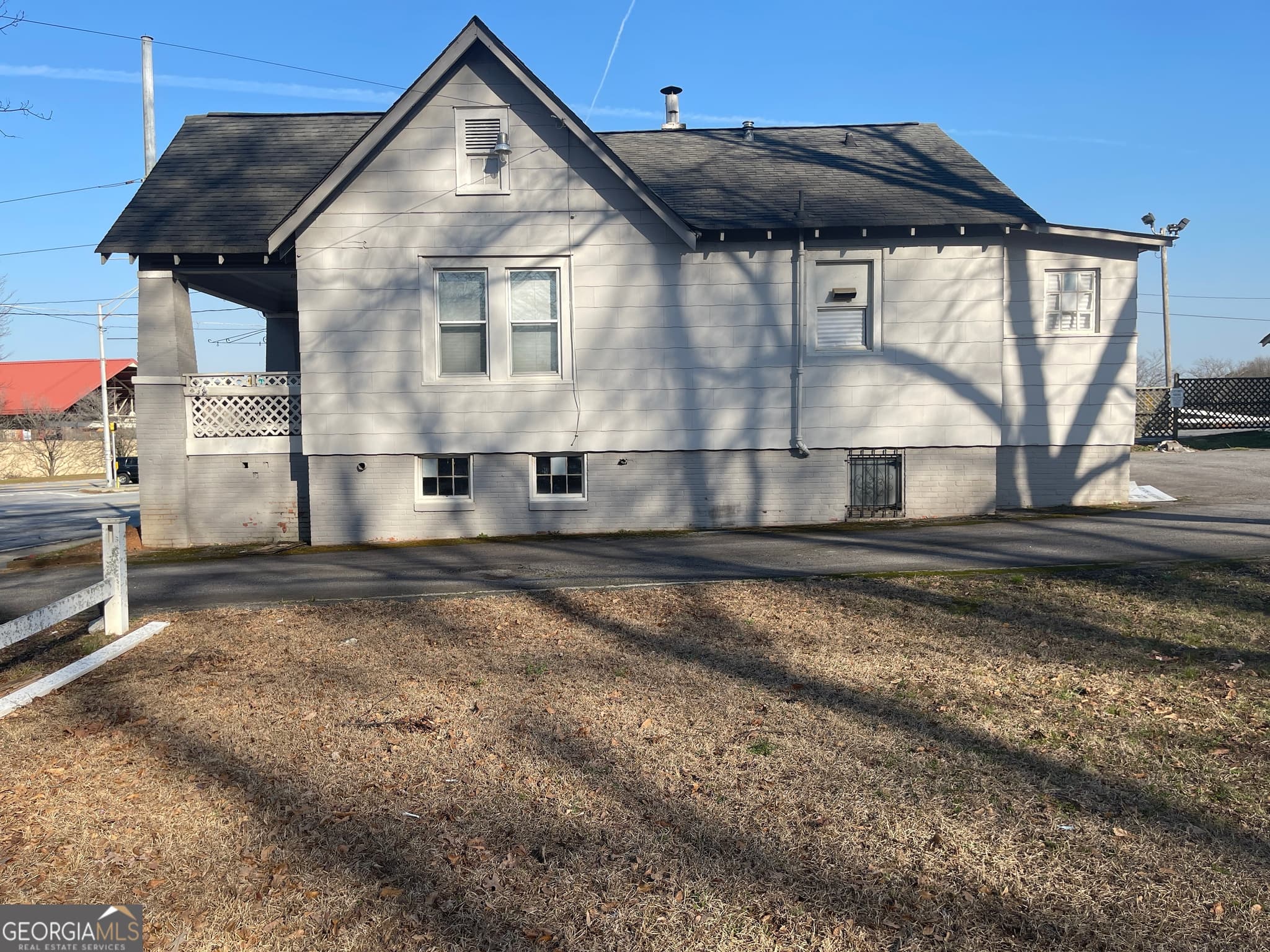 1 bedroom, 1 bathroom, 868 sq ft mixed use for sale at 1256 Womack Avenue, Atlanta, GA 30344 — photo 2