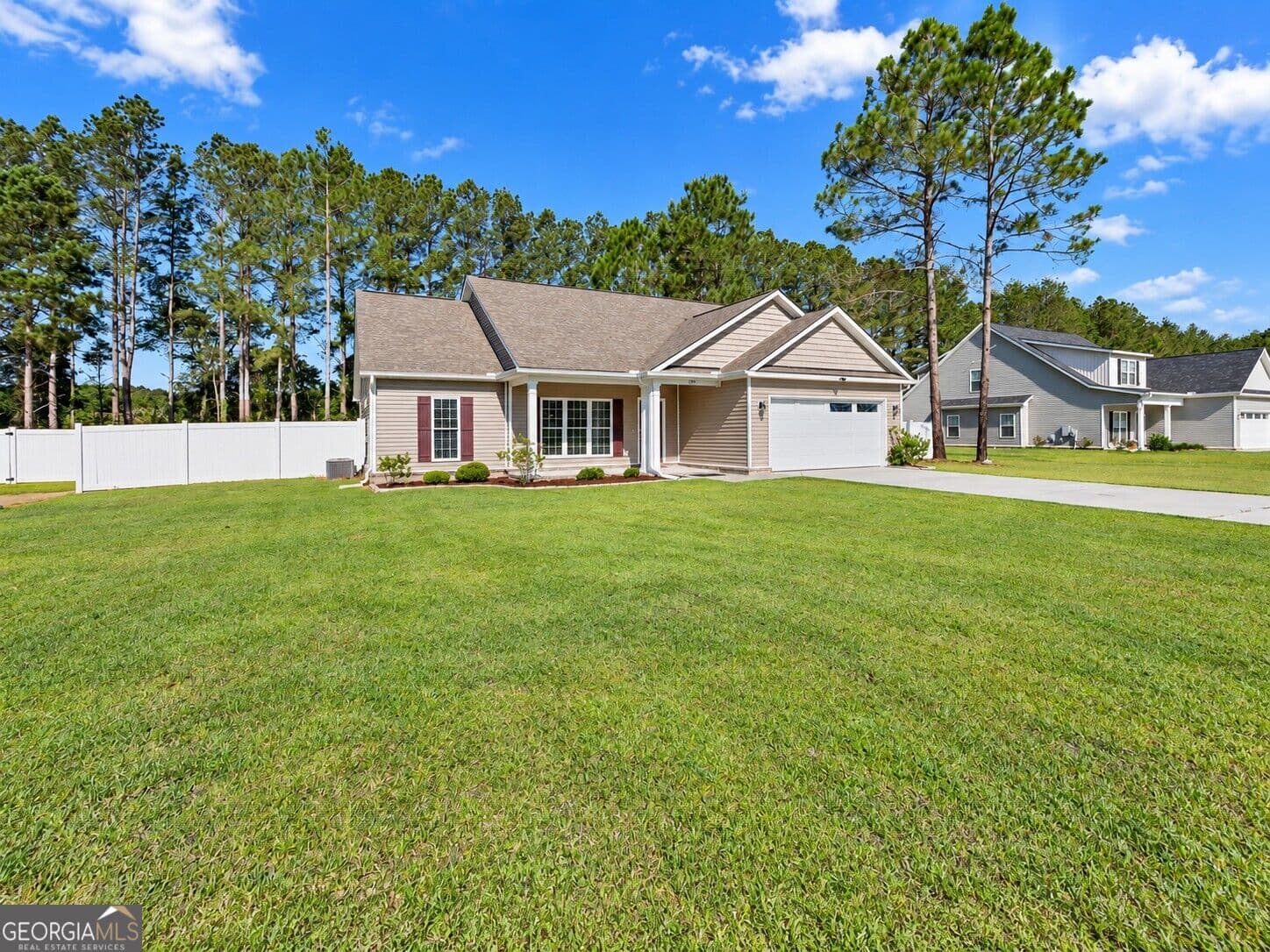 3 bedroom, 2 bathroom, 1,655 sq ft single family residence for sale at 309 Tallulah Bend, Ellabell, GA 31308 — photo 2