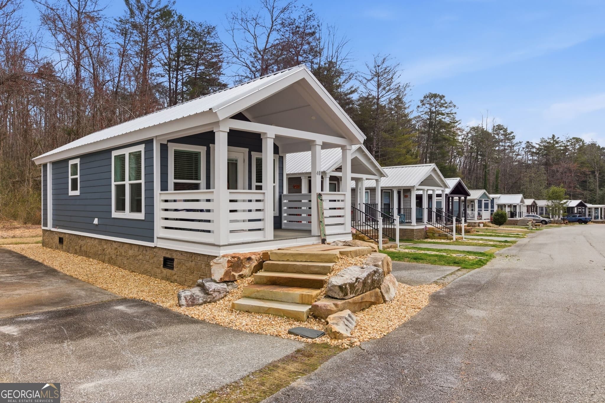 1 bedroom, 1 bathroom, 395 sq ft single family residence for sale at 4960 Laurel Lodge Road #40, Clarkesville, GA 30523 — photo 4