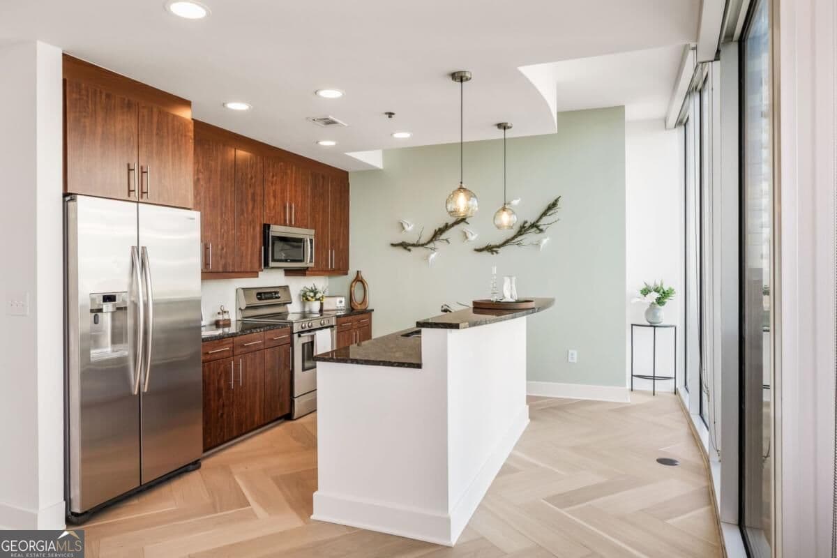 1 bedroom, 1 bathroom, 872 sq ft condominium for sale at 1080 Peachtree Street 2307, Atlanta, GA 30309 — photo 7