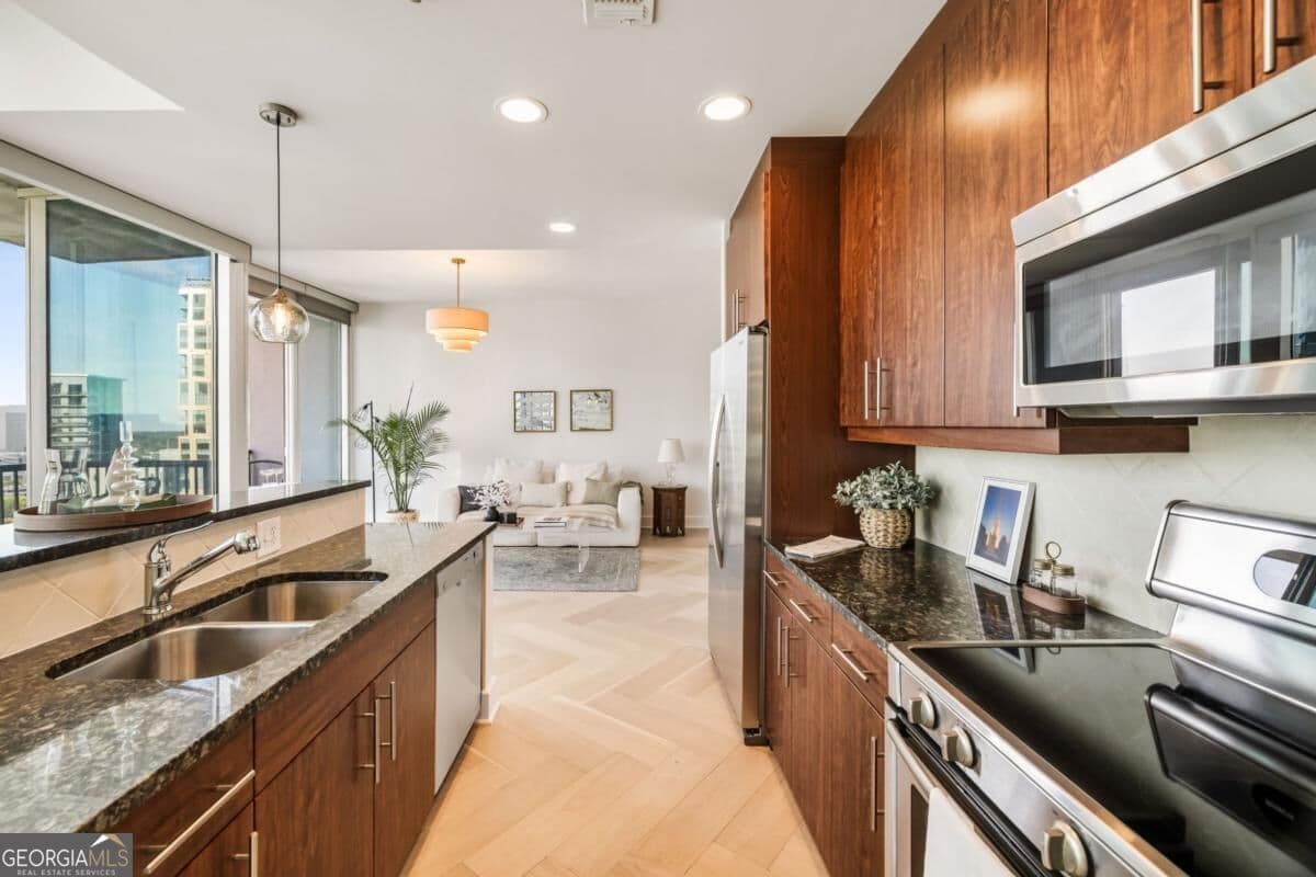 1 bedroom, 1 bathroom, 872 sq ft condominium for sale at 1080 Peachtree Street 2307, Atlanta, GA 30309 — photo 8