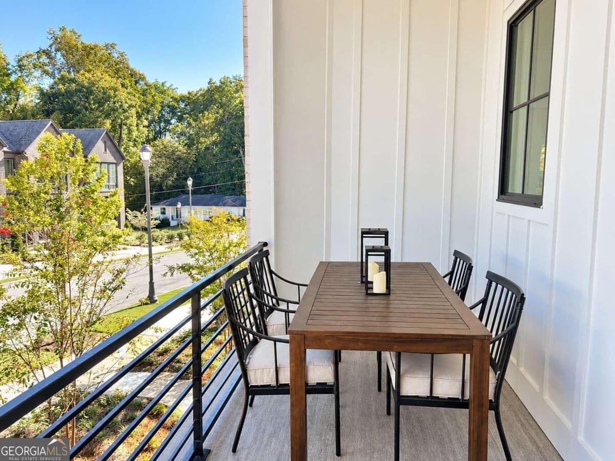 3 bedroom, 3 bathroom townhouse for sale at 2628 Mackintosh Court 17, Brookhaven, GA 30319 — photo 6