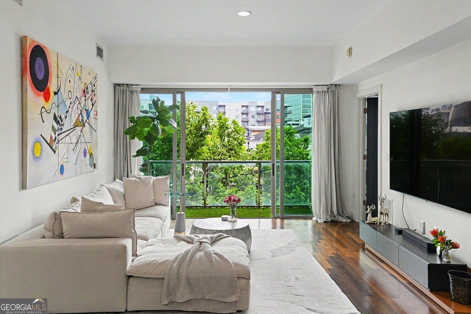 2 bedroom, 2 bathroom, 1,231 sq ft condominium for sale at 1100 Howell Mill Road 210, Atlanta, GA 30318 — photo 1 of 46