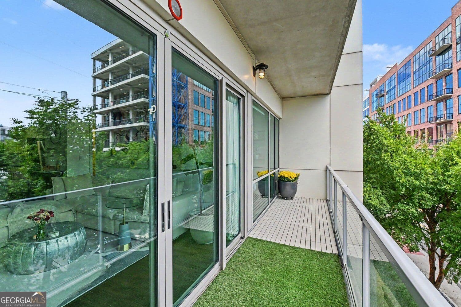 2 bedroom, 2 bathroom, 1,231 sq ft condominium for sale at 1100 Howell Mill Road 210, Atlanta, GA 30318 — photo 5