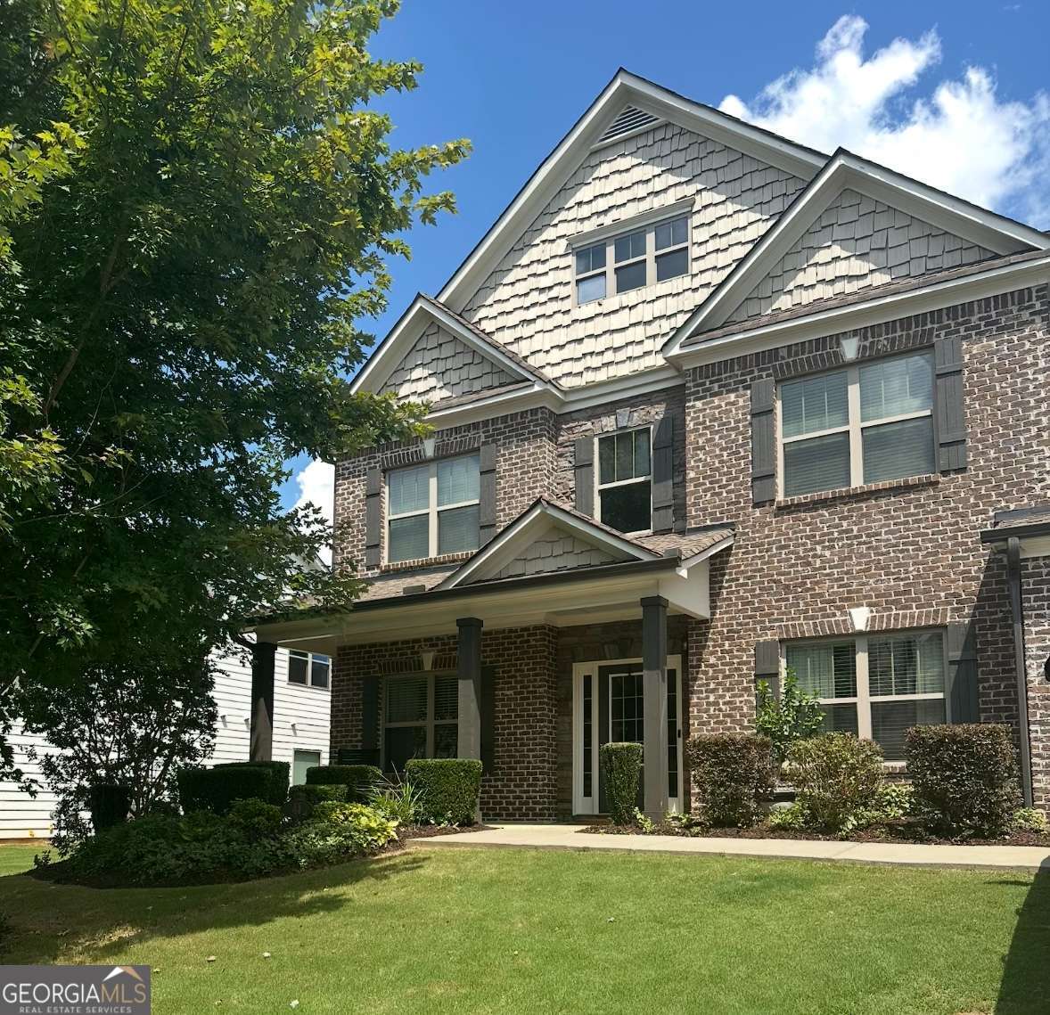 6 bedroom, 4 bathroom, 4,900 sq ft single family residence for sale at 41 Lake Sydney Drive, Dawsonville, GA 30534 — photo 2